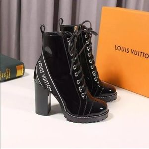 Star trail ankle boots